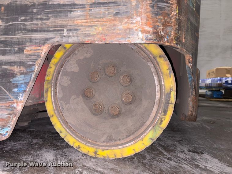 image for item EM6158 Raymond 750 - R45TT forklift