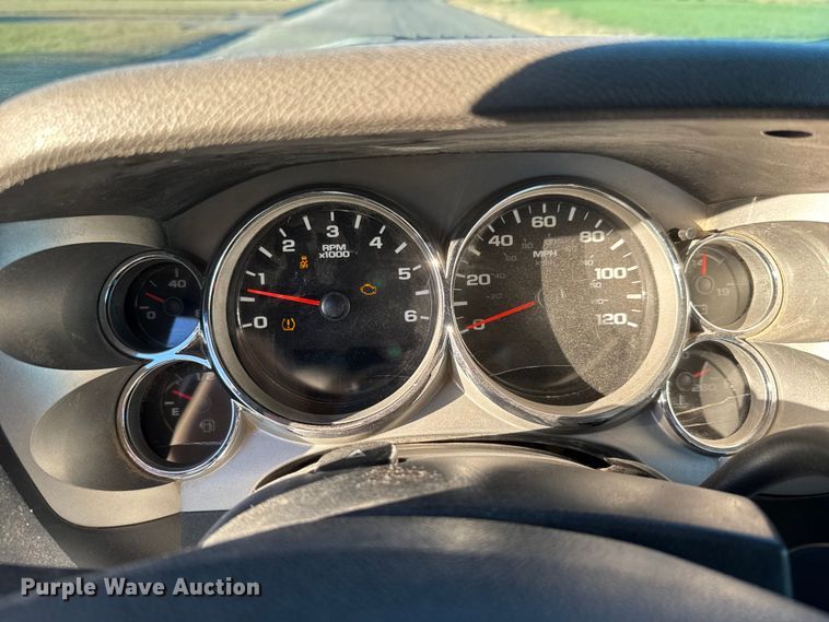 image for item EM8462 2007 Chevrolet Silverado 2500HD pickup truck