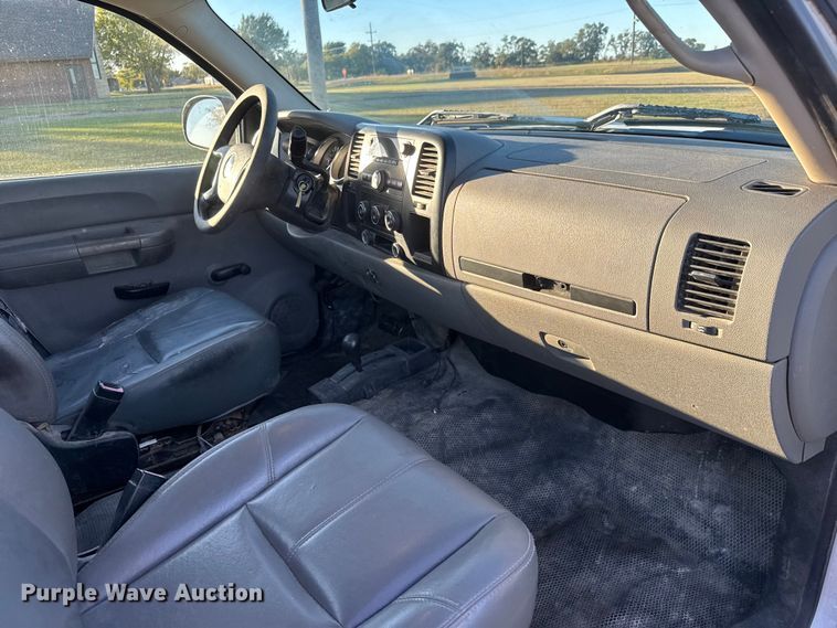 image for item EM8462 2007 Chevrolet Silverado 2500HD pickup truck