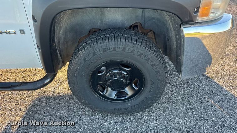 image for item EM8462 2007 Chevrolet Silverado 2500HD pickup truck