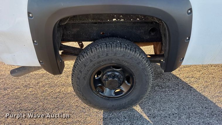 image for item EM8462 2007 Chevrolet Silverado 2500HD pickup truck