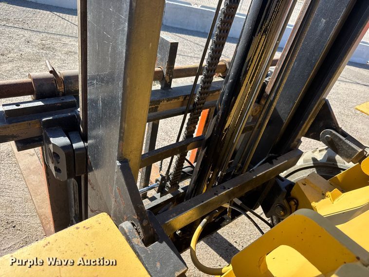 image for item EM8468 1991 Caterpillar R80 forklift