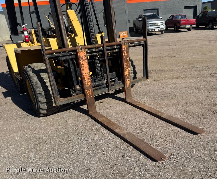 image for item EM8468 1991 Caterpillar R80 forklift