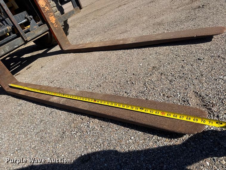 image for item EM8468 1991 Caterpillar R80 forklift