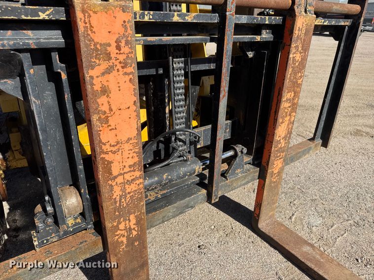 image for item EM8468 1991 Caterpillar R80 forklift