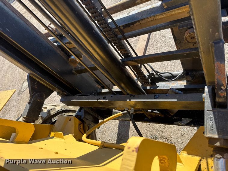 image for item EM8468 1991 Caterpillar R80 forklift