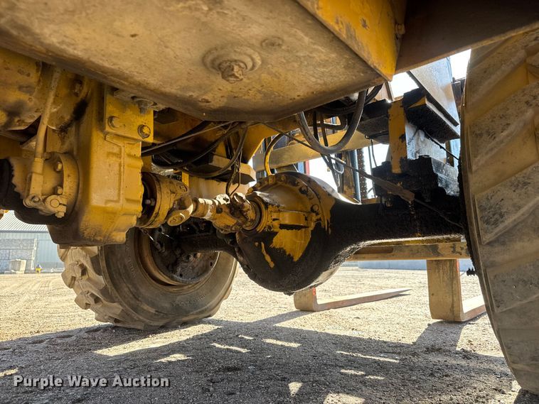 image for item EM8468 1991 Caterpillar R80 forklift