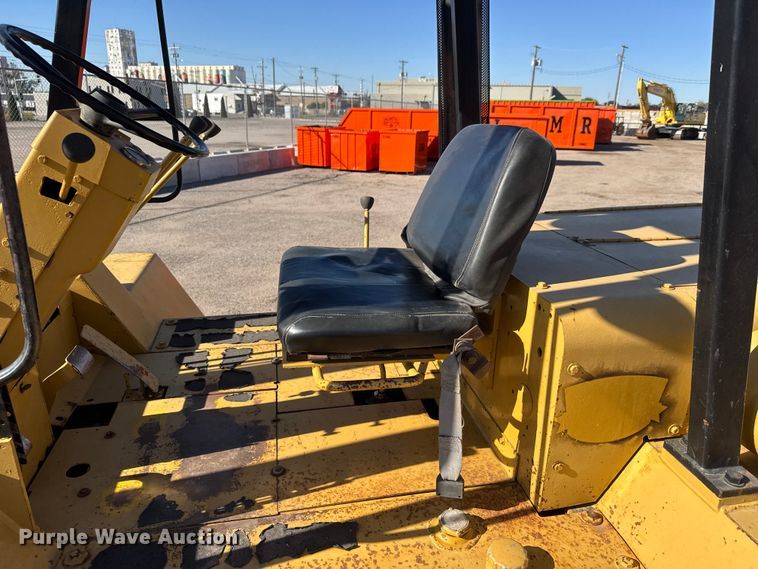 image for item EM8468 1991 Caterpillar R80 forklift