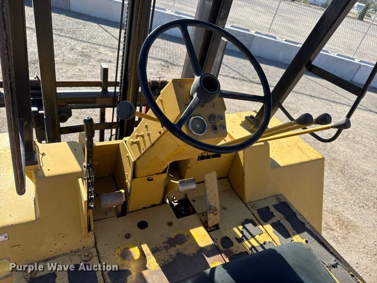 image for item EM8468 1991 Caterpillar R80 forklift