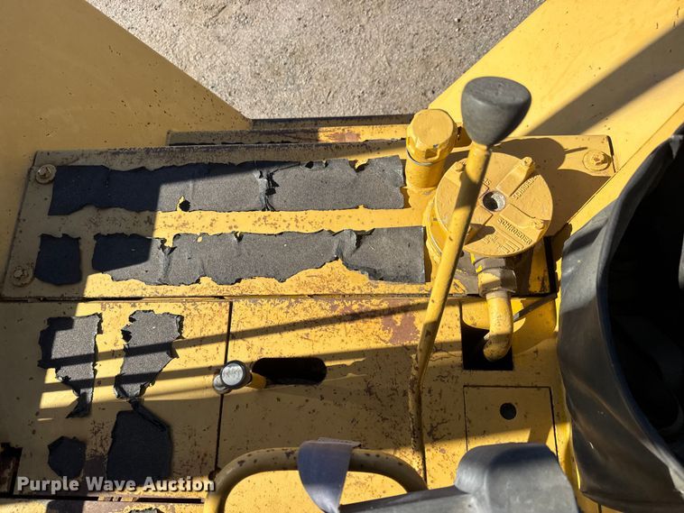 image for item EM8468 1991 Caterpillar R80 forklift