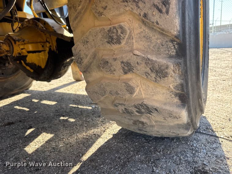 image for item EM8468 1991 Caterpillar R80 forklift