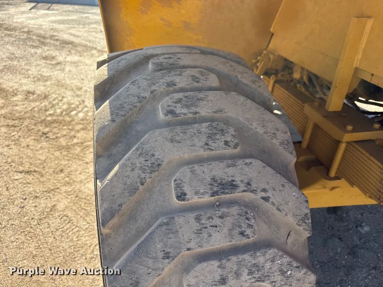 image for item EM8468 1991 Caterpillar R80 forklift