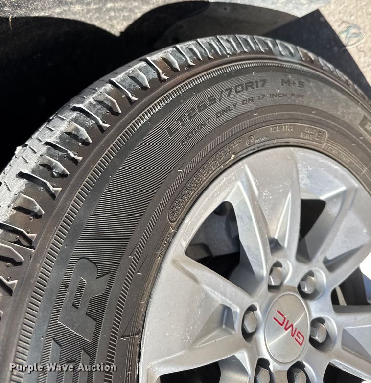 image for item EM8474 2020 GMC Sierra 1500 Crew Cab pickup truck