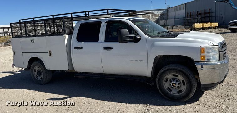 image for item EM8477 2014 Chevrolet Silverado 2500HD Crew Cab utility bed pickup truck