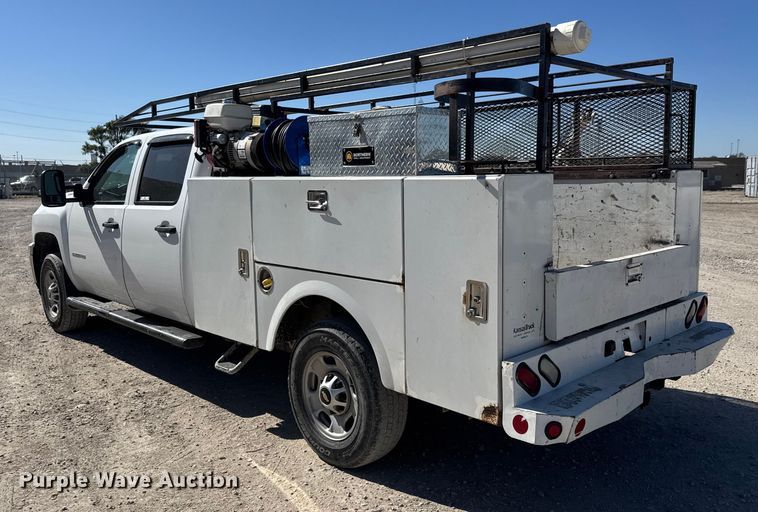 image for item EM8477 2014 Chevrolet Silverado 2500HD Crew Cab utility bed pickup truck