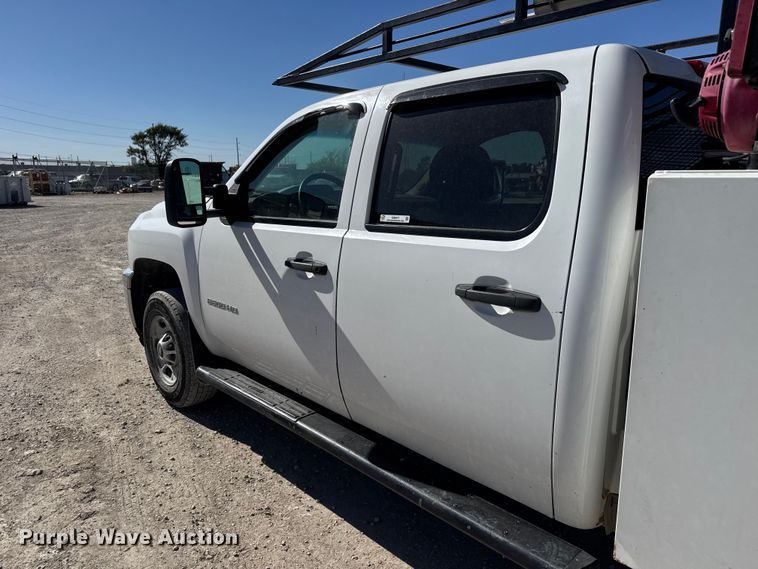 image for item EM8477 2014 Chevrolet Silverado 2500HD Crew Cab utility bed pickup truck