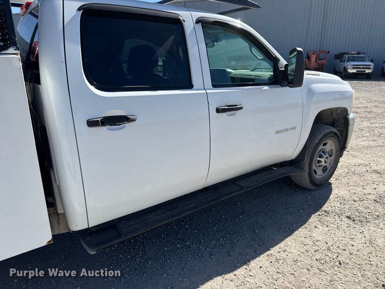 image for item EM8477 2014 Chevrolet Silverado 2500HD Crew Cab utility bed pickup truck