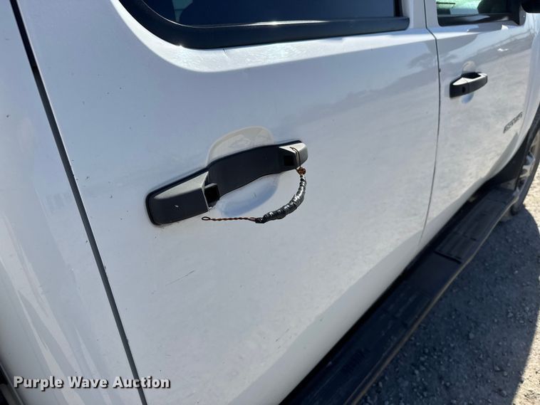 image for item EM8477 2014 Chevrolet Silverado 2500HD Crew Cab utility bed pickup truck