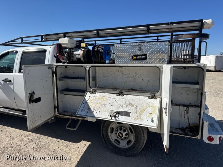 image for item EM8477 2014 Chevrolet Silverado 2500HD Crew Cab utility bed pickup truck