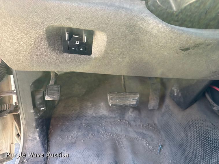 image for item EM8477 2014 Chevrolet Silverado 2500HD Crew Cab utility bed pickup truck