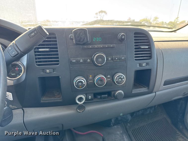 image for item EM8477 2014 Chevrolet Silverado 2500HD Crew Cab utility bed pickup truck