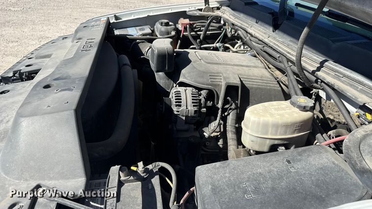 image for item EM8477 2014 Chevrolet Silverado 2500HD Crew Cab utility bed pickup truck