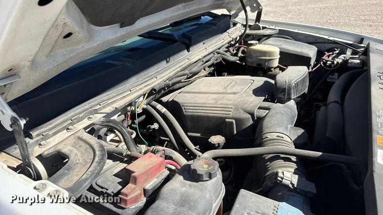 image for item EM8477 2014 Chevrolet Silverado 2500HD Crew Cab utility bed pickup truck