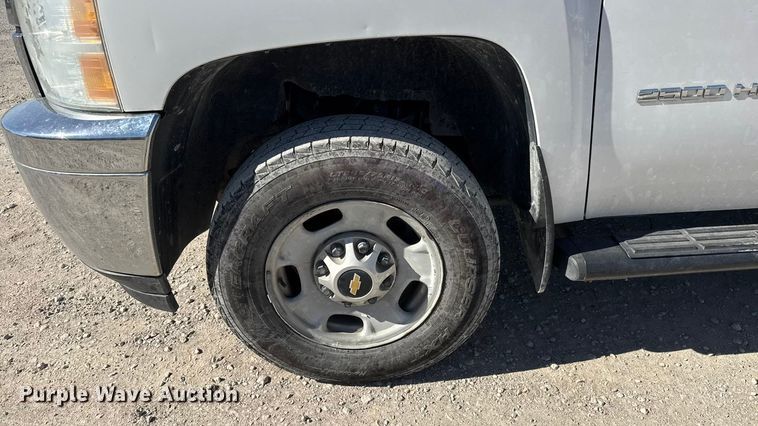 image for item EM8477 2014 Chevrolet Silverado 2500HD Crew Cab utility bed pickup truck