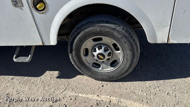 image for item EM8477 2014 Chevrolet Silverado 2500HD Crew Cab utility bed pickup truck