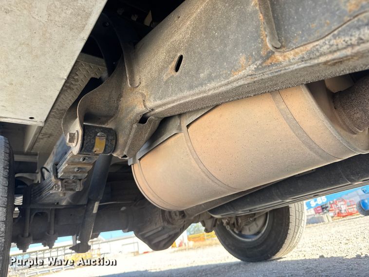 image for item EM8478 2015 Chevrolet Silverado 2500HD Double Cab utility bed pickup truck