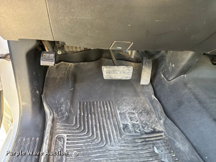 image for item EM8478 2015 Chevrolet Silverado 2500HD Double Cab utility bed pickup truck