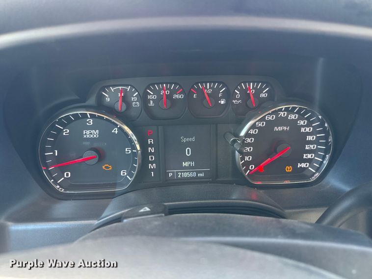 image for item EM8478 2015 Chevrolet Silverado 2500HD Double Cab utility bed pickup truck