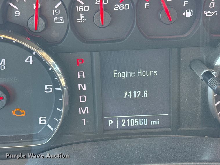 image for item EM8478 2015 Chevrolet Silverado 2500HD Double Cab utility bed pickup truck