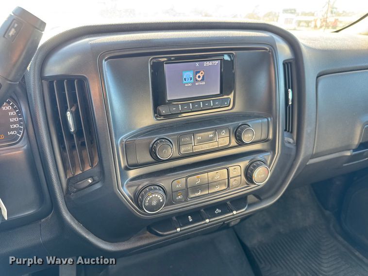 image for item EM8478 2015 Chevrolet Silverado 2500HD Double Cab utility bed pickup truck