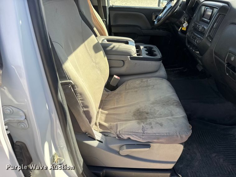 image for item EM8478 2015 Chevrolet Silverado 2500HD Double Cab utility bed pickup truck