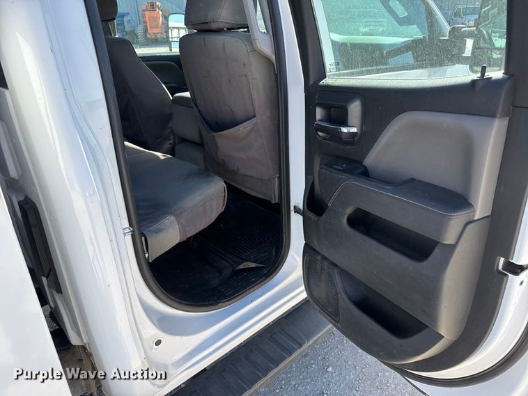 image for item EM8478 2015 Chevrolet Silverado 2500HD Double Cab utility bed pickup truck