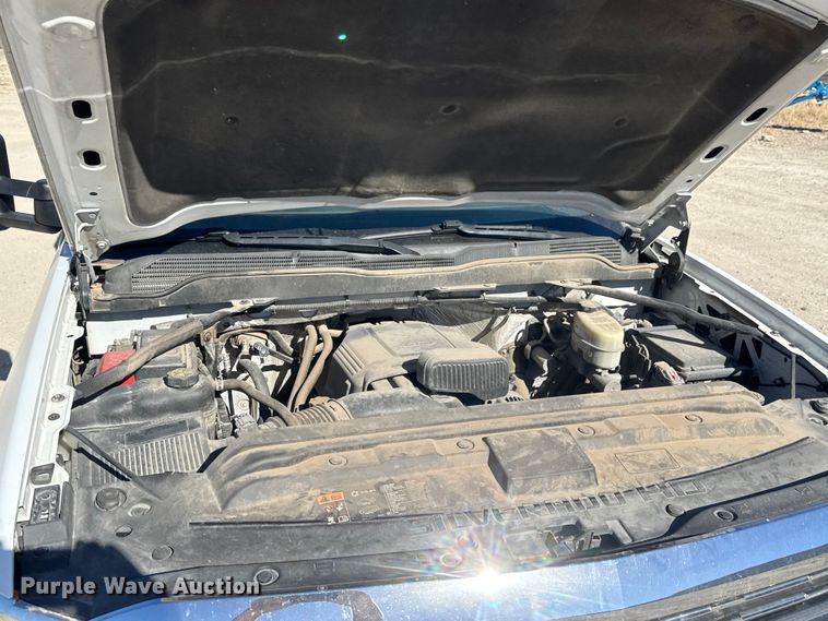 image for item EM8478 2015 Chevrolet Silverado 2500HD Double Cab utility bed pickup truck