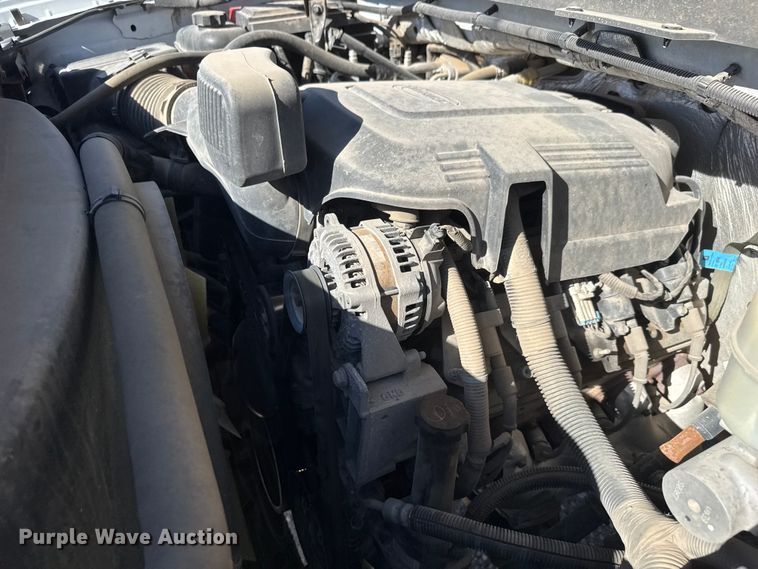 image for item EM8478 2015 Chevrolet Silverado 2500HD Double Cab utility bed pickup truck