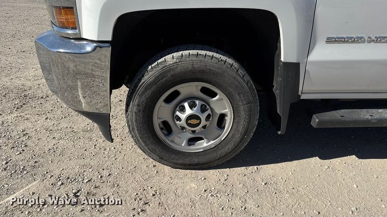 image for item EM8478 2015 Chevrolet Silverado 2500HD Double Cab utility bed pickup truck