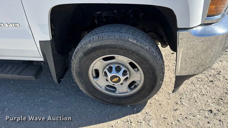 image for item EM8478 2015 Chevrolet Silverado 2500HD Double Cab utility bed pickup truck