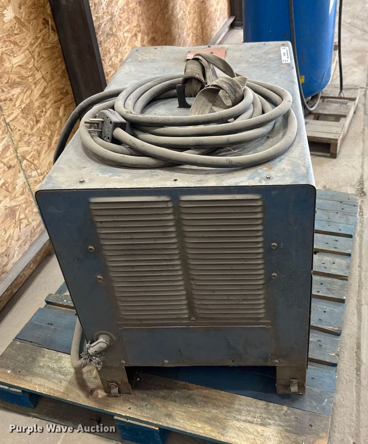 image for item EM8482 Miller SRH-303 welder