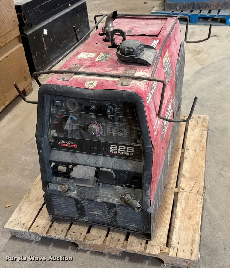 image for item EM8483 Lincoln Electric 225 Ranger welder/generator