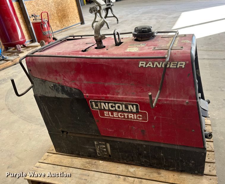 image for item EM8483 Lincoln Electric 225 Ranger welder/generator