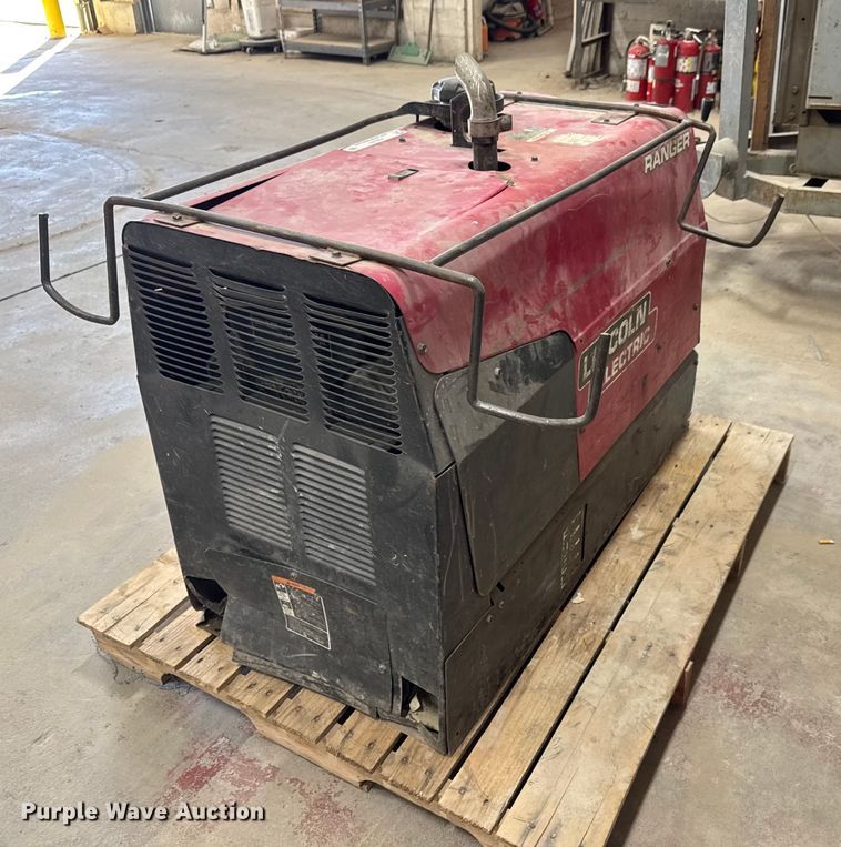 image for item EM8483 Lincoln Electric 225 Ranger welder/generator