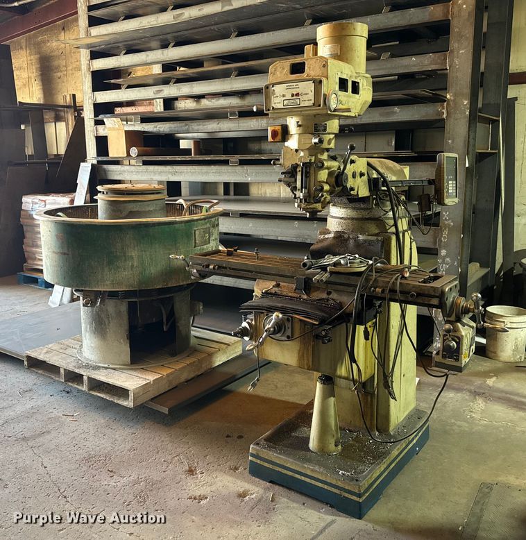 image for item EM8487 2006 CE X6323A milling machine