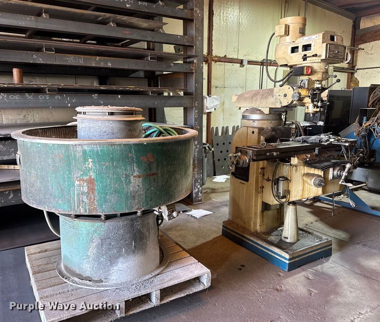 image for item EM8487 2006 CE X6323A milling machine