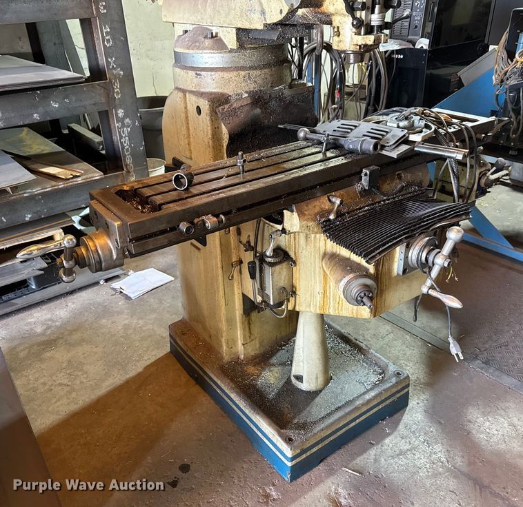 image for item EM8487 2006 CE X6323A milling machine