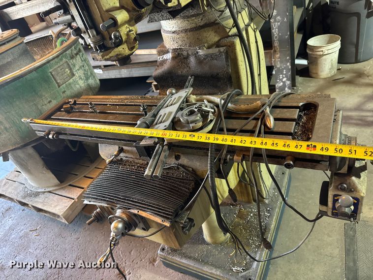 image for item EM8487 2006 CE X6323A milling machine