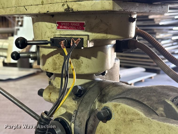 image for item EM8487 2006 CE X6323A milling machine