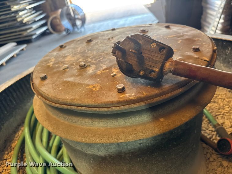 image for item EM8487 2006 CE X6323A milling machine